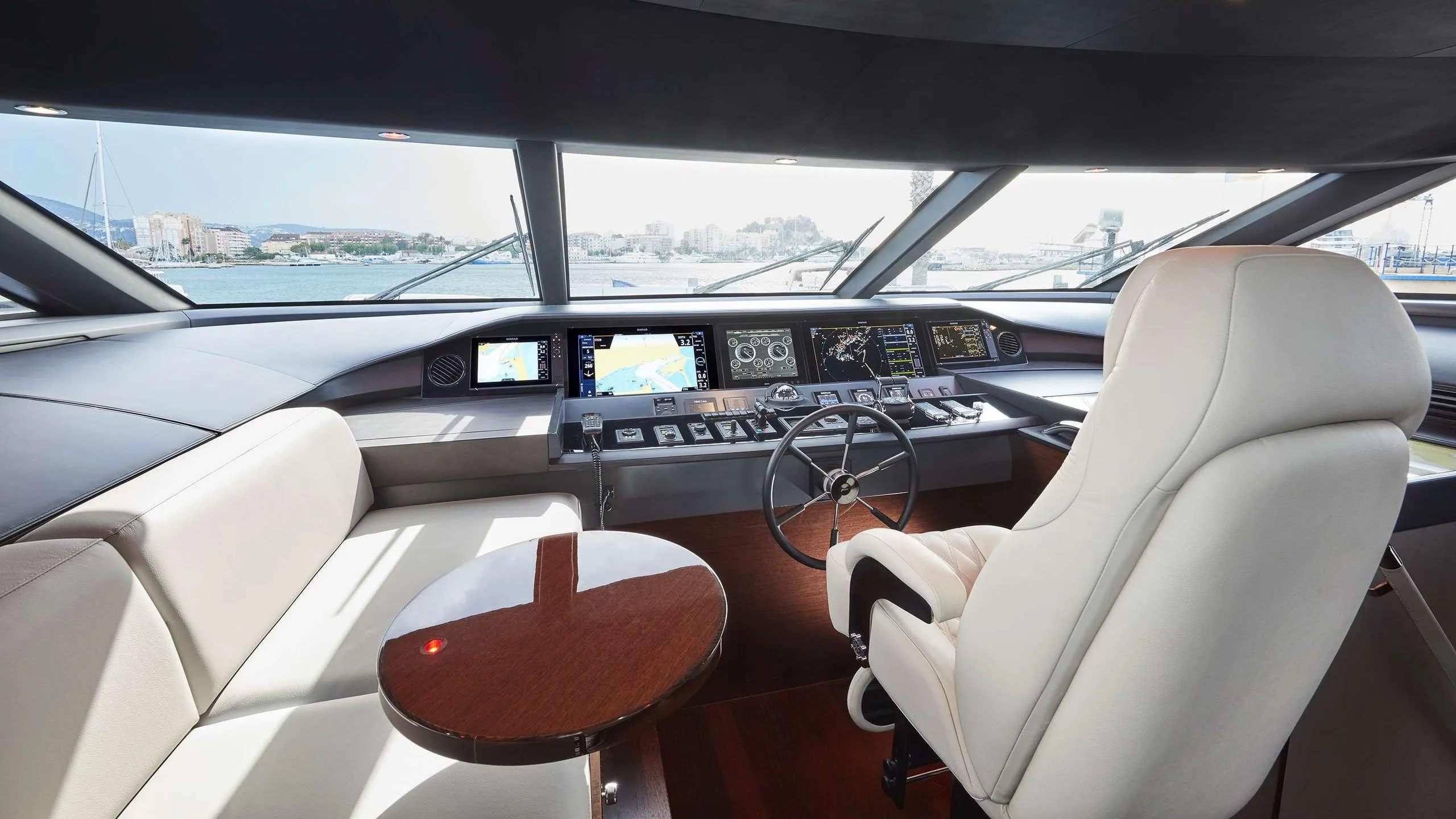 Princess_30M Wheelhouse