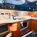 Sunseeker Manhattan 52_Galley