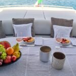 M/Y STINGER_Pershing 76 Dining cockpit