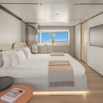 Custom Line Navetta 33_Master cabin on the main deck