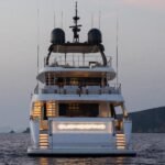 Custom Line Navetta 33_Cruising