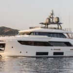 Custom Line Navetta 33_Cruising