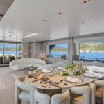 Custom Line Navetta 33_Main deck principal lounge