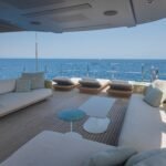 Custom Line Navetta 33_Sun deck