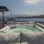 Custom Line Navetta 33_Sun deck jacuzzi