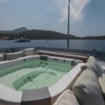 Custom Line Navetta 33_Sun deck jacuzzi