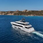 Custom Line Navetta 33_Cruising