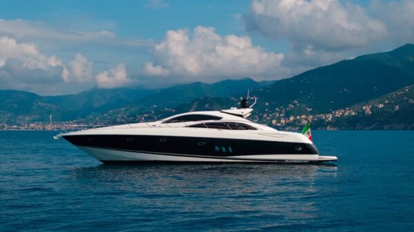 Sunseeker Predator 72