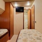 Ferretti 681_Port guest cabin