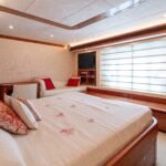 Ferretti 830_Master Cabin