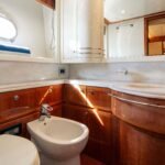 Ferretti 830_Starboard guest cabin