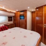 Ferretti 830_VIP cabin