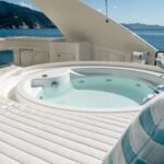 Ferretti 830_Flybridge hot tub details