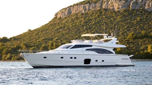 Ferretti 681