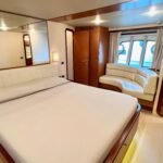 Ferretti 681_Master cabin