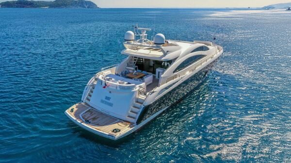 Sunseeker Predator 84