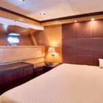 Overmarine Mangusta 72_Master cabin