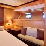 Overmarine Mangusta 72_Master cabin