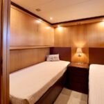 Overmarine Mangusta 72_Starboard guest cabin