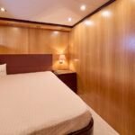 Overmarine Mangusta 72_Port guest cabin