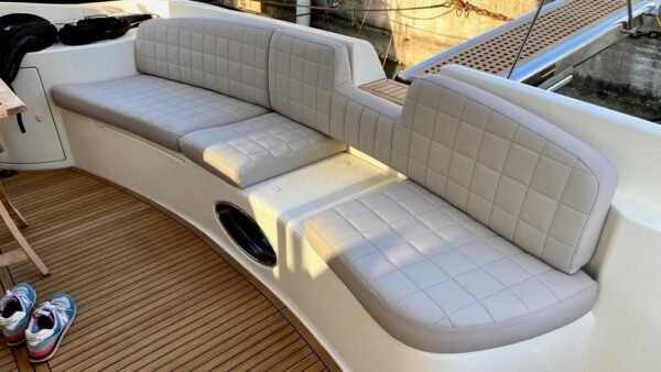 Azimut 50 Fly_Cockpit