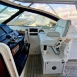 Tiara 42_Helm station
