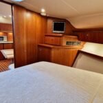 Tiara 42_Main cabin