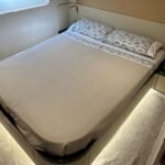 Azimut 78 Fly_Starboard side guest cabin