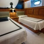 Admiral 28_Starboard side twin guest cabin