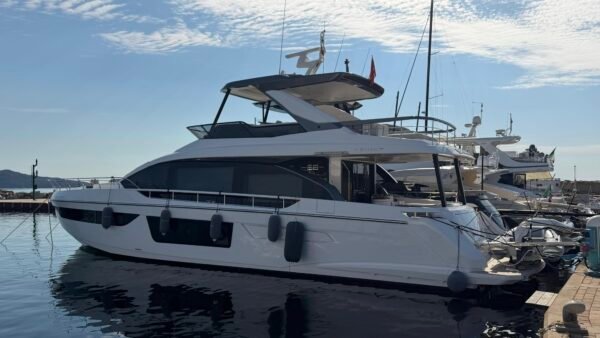 Azimut68Fly2024